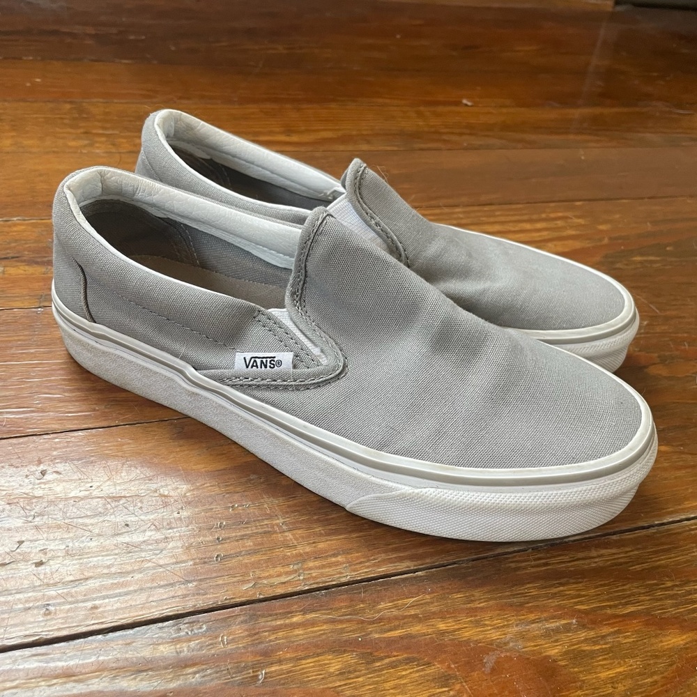 Vans Slip On Classics | Sz 6.5 | Grey